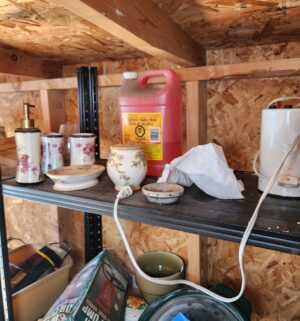 p196- All items on right side shelving units - Image 3