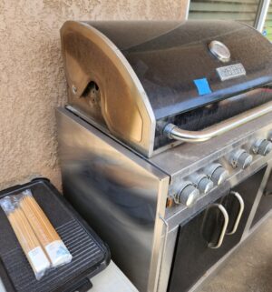 f134- Master Forge Propane Grill w/ Tank. Great Shape - Image 3