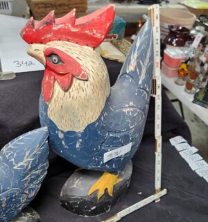 q331- Pair of Wooden Chicken Figurines - Image 3