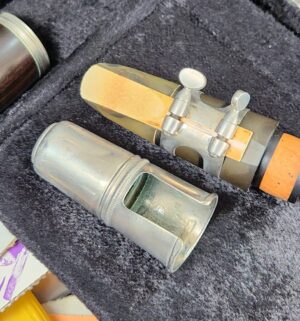 q372- Selmer Series 10 Clarinet - Image 4