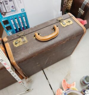 q376- 2 antique leather suitcases - Image 3