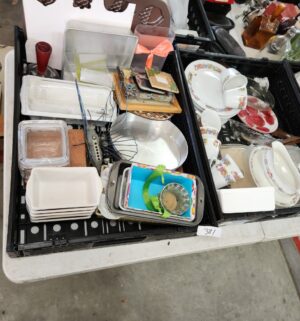 q381- 2 Trays of misc household items. Trays not included - Image 1