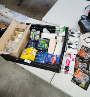 q382- Tray of light bulbs. Tray not included - Image 1