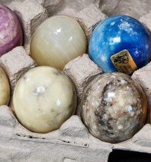 q385- Genuine Alabaster Egs - Image 2