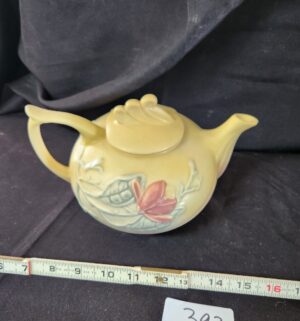 q393- Hull Tea Pot - Image 2