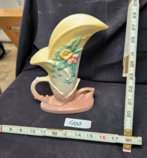 q400- Hull Pottery Vase - Image 2