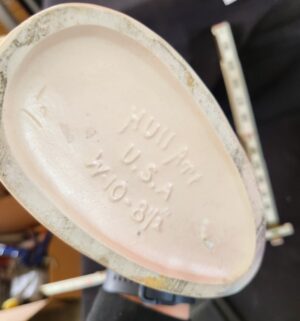 q400- Hull Pottery Vase - Image 4