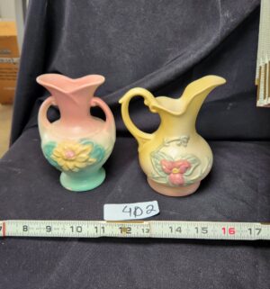 q402- Hull Pitcher & Vase - Image 1