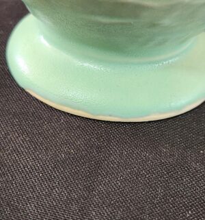 q402- Hull Pitcher & Vase - Image 4