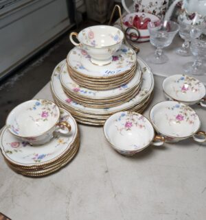 q407- Castleton China Sunnyvale dish set - Image 1