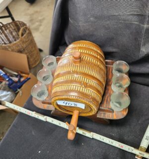 q408- Vintage Ceramic Whiskey Barrel w/ Shot Glasses - Image 2