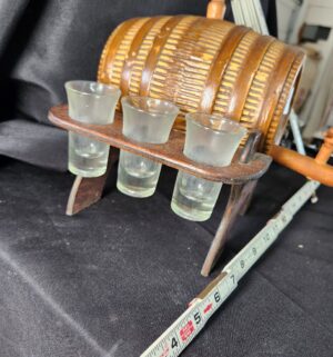q408- Vintage Ceramic Whiskey Barrel w/ Shot Glasses - Image 3