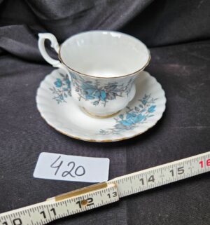 q420- Royal Albert Cup/Saucer - Image 1