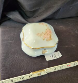 q424- Limoges Castel Powder Jar - Image 1