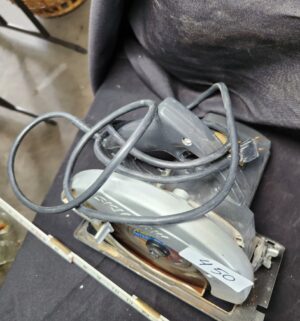 q450- Skilsaw Power Saw. Tested/works - Image 2