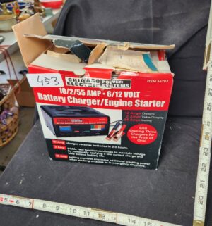 q453- Battery Charger Engine Starter - Image 1