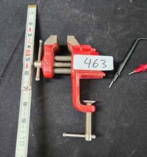 q463- brink & cotton Work bench vise - Image 1