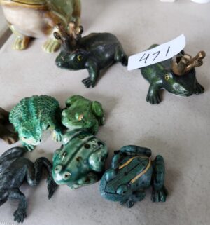 q471- Frog Figurines - Image 2