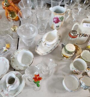 q472- Huge Collection of collectible dishes, crystal - Image 2
