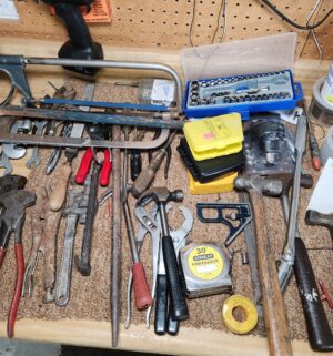 q485- Various tools, hardware on work bench - Image 2