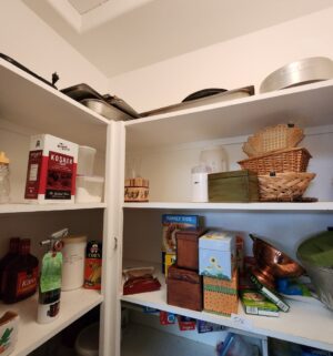 q515- Contents of the kitchen pantry (5/22correction) - Image 2