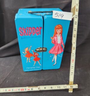 q519- Skipper Carrying Case w/ vintage dolls - Image 1