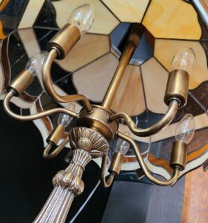 q524- Stunning Stained Glass Lamp - Image 5