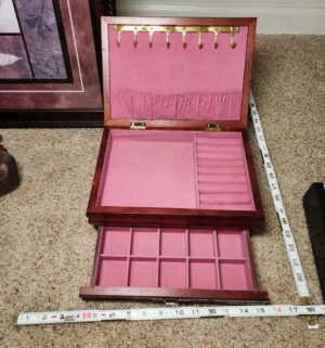 f139- Jewelry Box