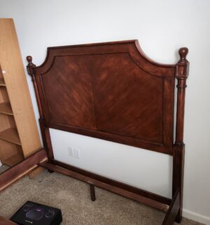 f154- Queen Bed Frame. Great Shape - Image 3