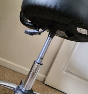 f155- Newer Adjustable Medical Office Chair. 2020 - Image 3