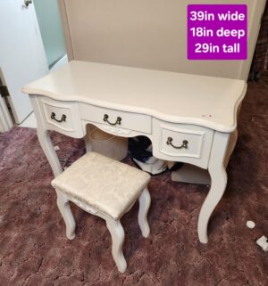 x3- Vanity Dresser w/ Stool. Excellent Condition
