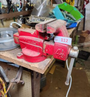 x112- Craftsman 4 1/2 Bench Vise