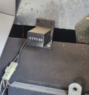 v200- Champion Baseball Arcade Game Model HGPT. Does not power on. - Image 4