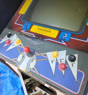 v200- Champion Baseball Arcade Game Model HGPT. Does not power on. - Image 6