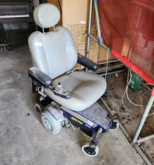 v211- Jazzy Select Power Chair. Powers On. Original Charger. Needs new batteries
