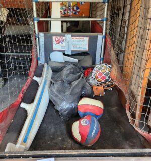 v217- Quick Shot Full Size Basketball Arcade Game. Does not power on. Over 9ft tall - Image 4