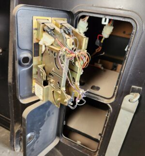 v226- Arcade Game. does not work. Unknown game - Image 6