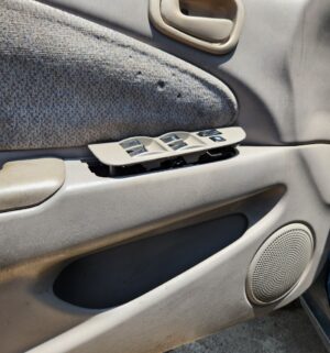 e18- 2002 Toyota Corolla LE Sedan 4D. 4-Cyl, 1.8 Liter. FWD. NO Smog. Bill of Sale Only & DMV Paperwork. Sold AS IS - Image 17