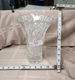 d11- Crystal Vase