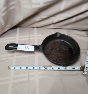 d55- Vintage Cast Iron Skillet