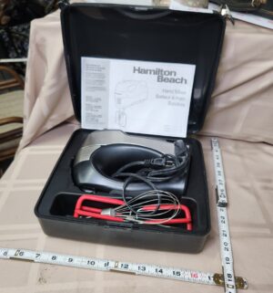 d63- Hamilton Beach Hand Mixer