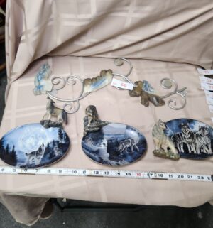 d66- Bradford Exchange Al Agnew Plates w/ Holder