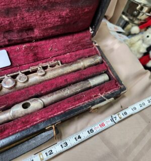 d81- The Reynolds 3459 Silver Flute - Image 3