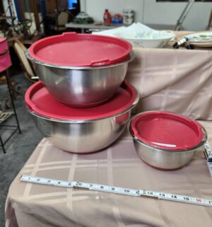d85- Wolfgang Puck Stainless Mixing Bowls
