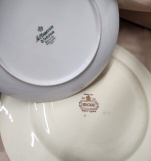 d87- Vintage Plates - Image 3