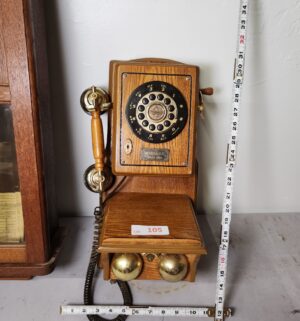 d105- Thomas Collectors Edition Phone