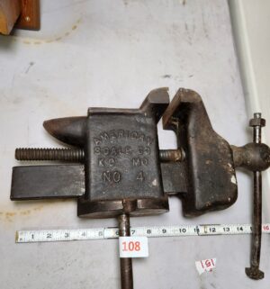 d108- American Soale Co No 4 Vise