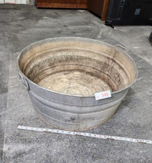 d113- Large Galvinized Wash Bucket