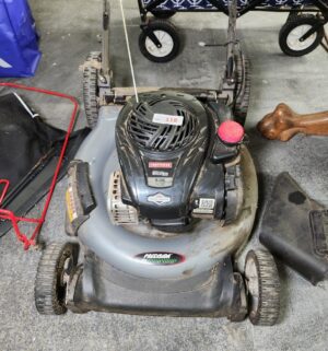d118- Craftsman Silver 5hp Mower. Has Compression