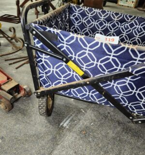 d119- Fold up wagon. Needs to be cleaned - Image 4